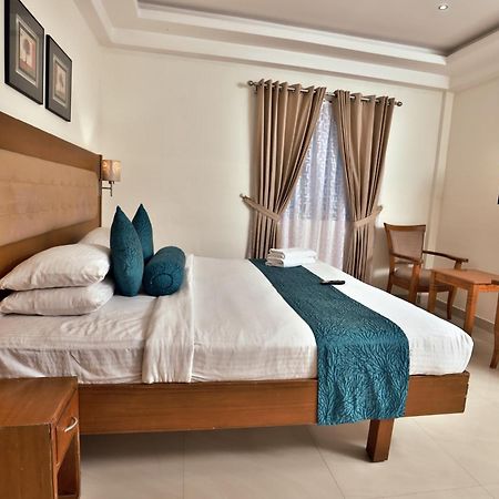 Guruvāyūr Vishnu Inn מראה חיצוני תמונה